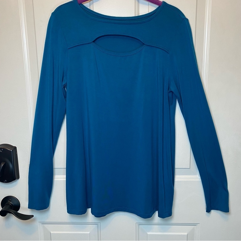 Soft Surroundings Teal Long Sleeve Women’s Small Knit Top w/ front cut-out Soft!